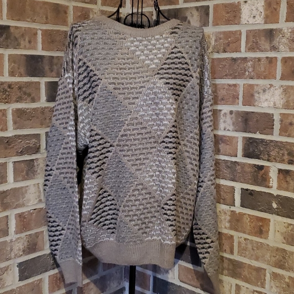 Jantzen Other - Vintage JANTZEN Sweater Diamond Tan Gray size Medium EUC